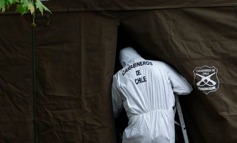 Mujer muere tras caer desde el piso 27 en Estación Central: indagan un posible femicidio.