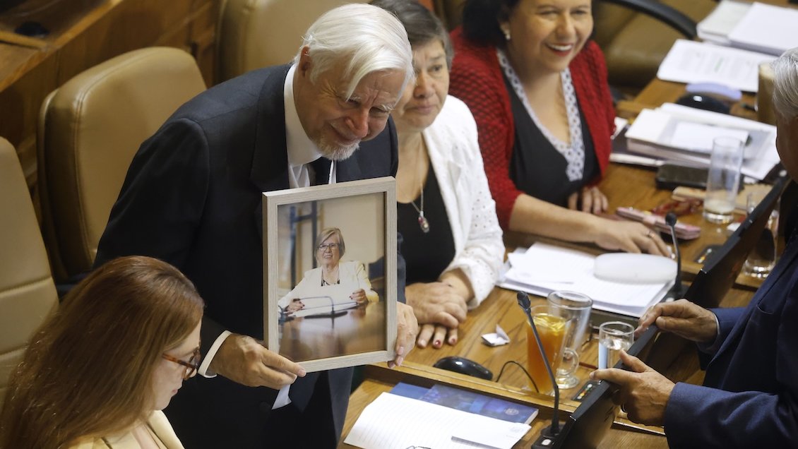 Roberto Celedón: Siguiendo el Legado de Mercedes Bulnes.