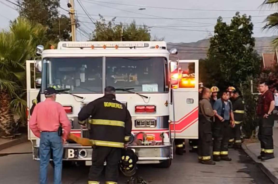 Adulto mayor fallece en incendio que dañó un local comercial.