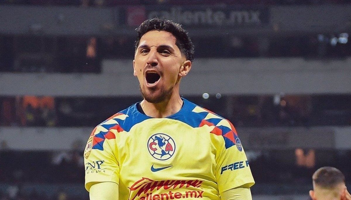 El DT del América señaló a la Roja por el bajo protagonismo de Diego Valdés: «A veces regresa muy cansado.»