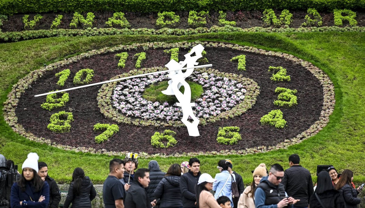 Individuos destruyen Reloj de Flores valuado en $8 millones al manipular sus agujas.