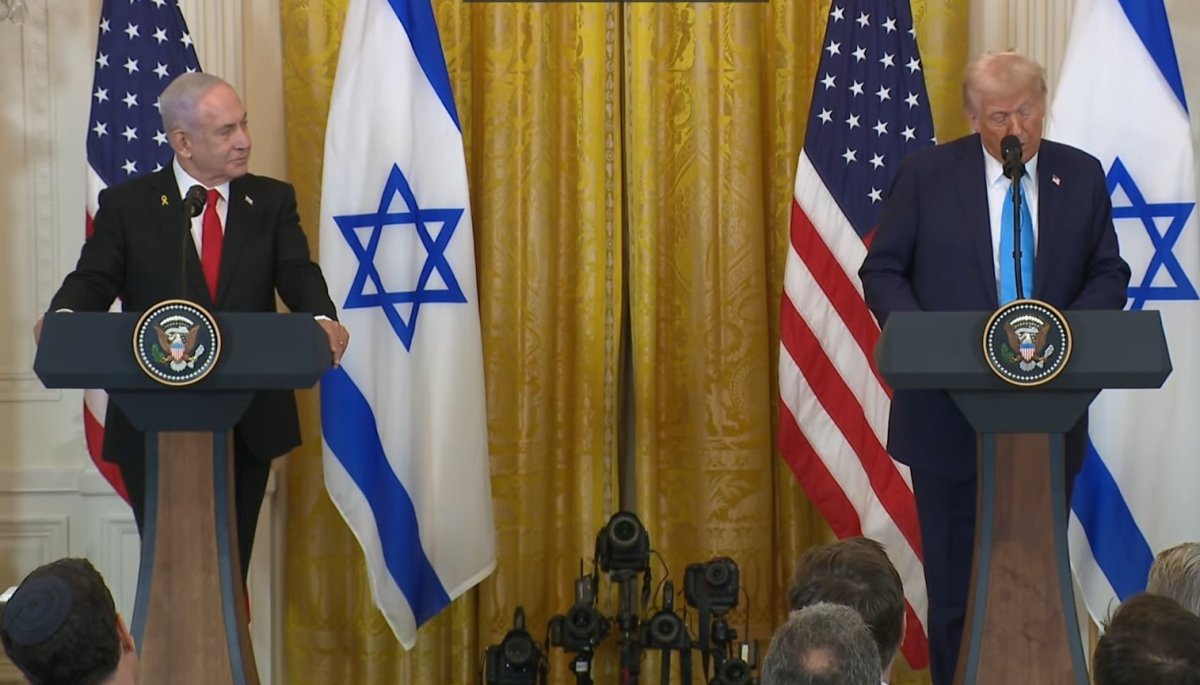 Trump declara que Estados Unidos «asumirá el control» de la franja de Gaza, mientras Netanyahu asegura que «es valioso»