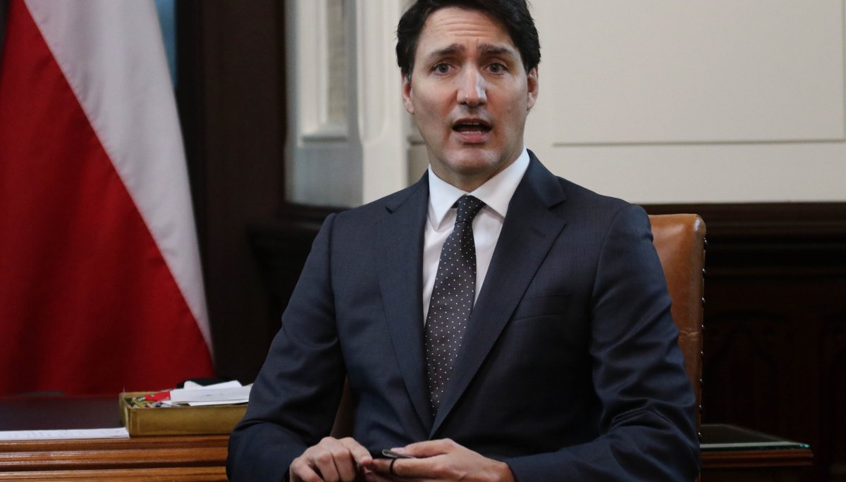 Canadá impone aranceles del 25% a las importaciones de EE. UU. en respuesta a Trump.