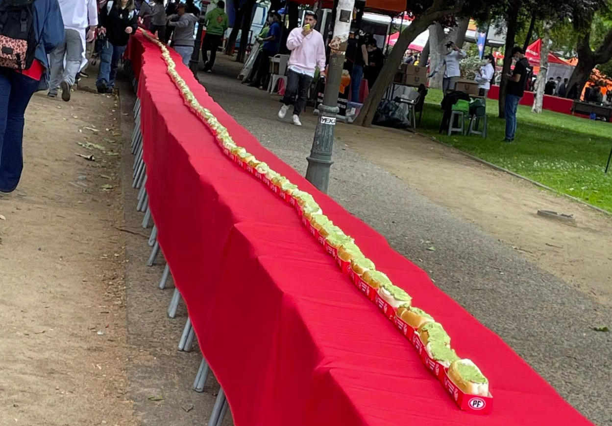 Récord en Talca: El Intento de Completo Más Extenso del Mundo