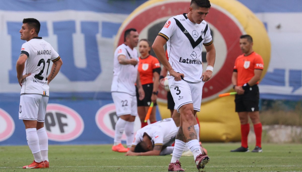 Se suspende el partido entre Morning y Recoleta debido al mal estado del campo de juego.