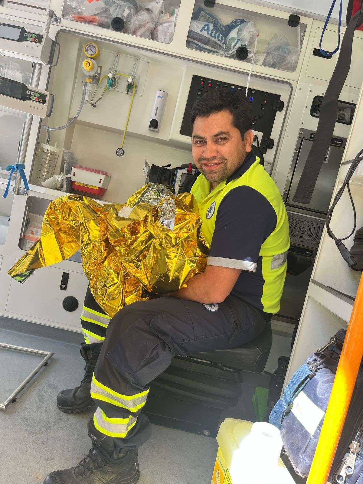 Mujer da a luz en un auto y recibe asistencia del SAMU en Rancagua.