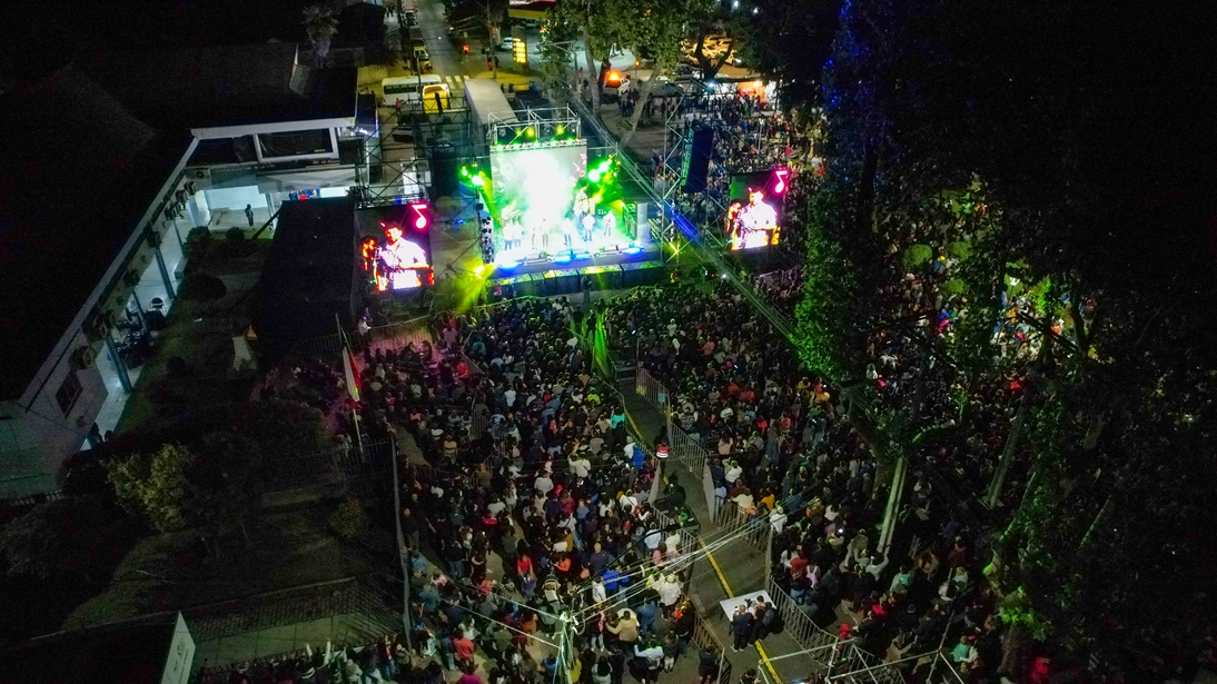 Parral: Talento y humor en una noche brillante