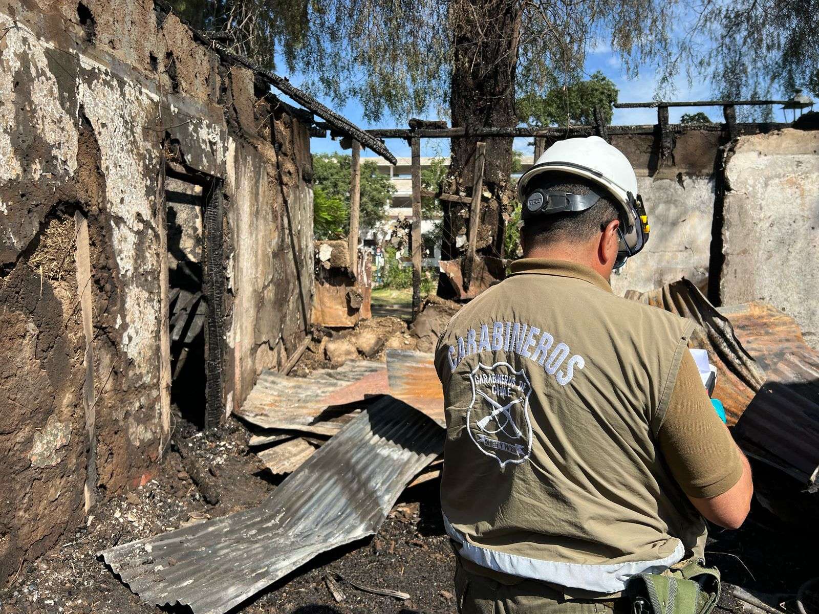 Incendio arrasó con dos locales comerciales vacíos en el centro de Rancagua.