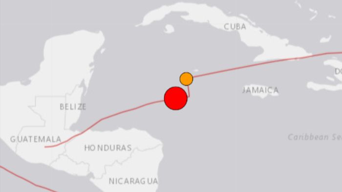 Terremoto de magnitud 7,6 golpea el Caribe y se emite alerta de tsunami para una docena de naciones.