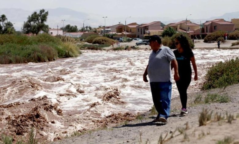 Por segundo día seguido, Senapred solicita la evacuación del sector Yalquincha en Calama debido al desbordamiento del río Loa.