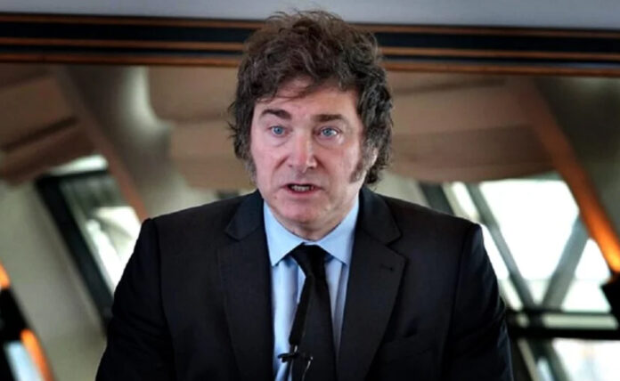 Argentina: Críticas de opositores a Milei por su decisión de retirarse de apoyo a Ucrania.