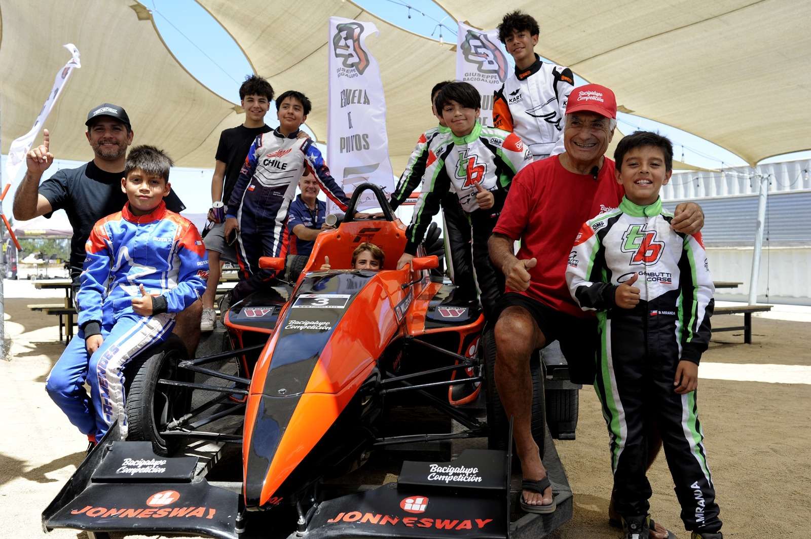 Piloto renguino busca impulsar a las futuras estrellas del deporte motor chileno.