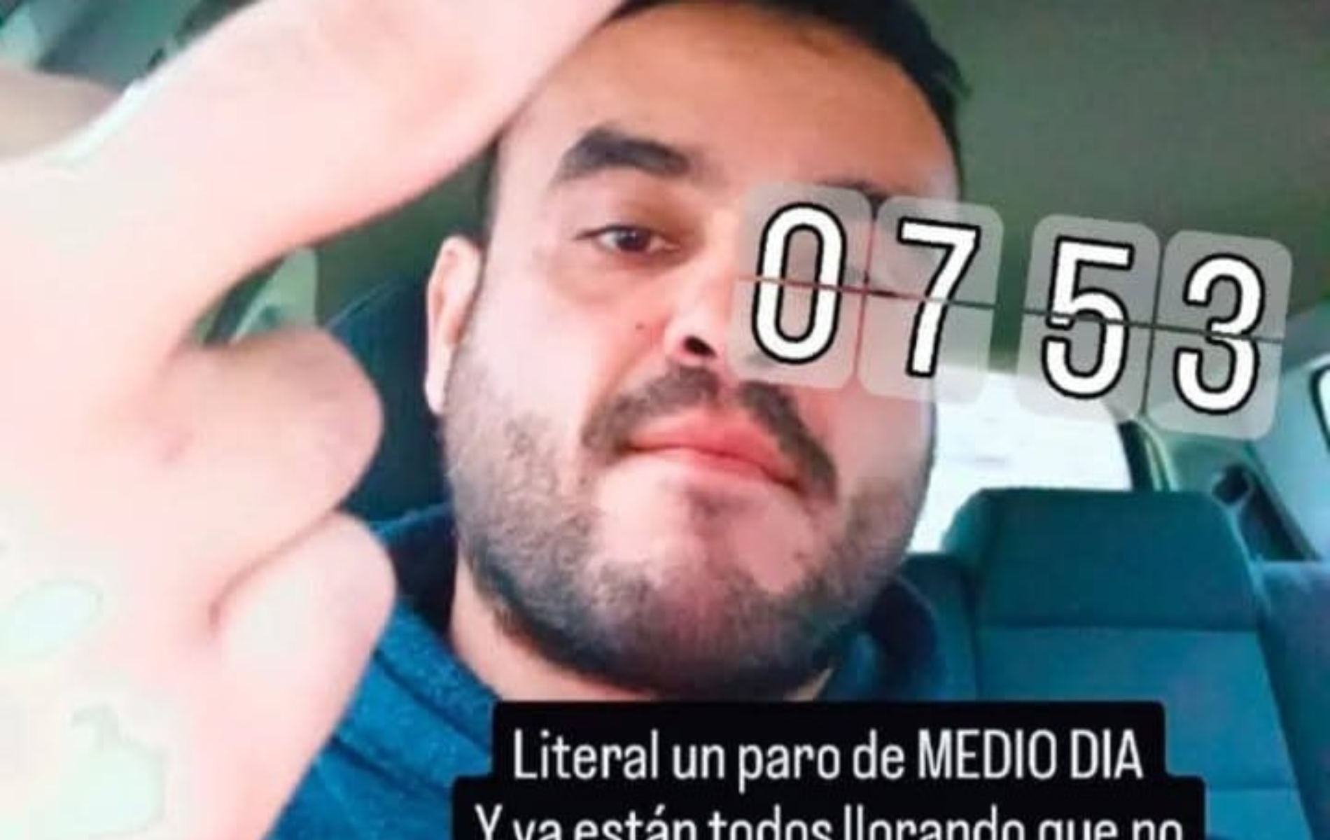 Profesor suspendido por enviar mensajes ofensivos a alumnos TEA: ‘Dejen el tussi para que no les salgan raritos’