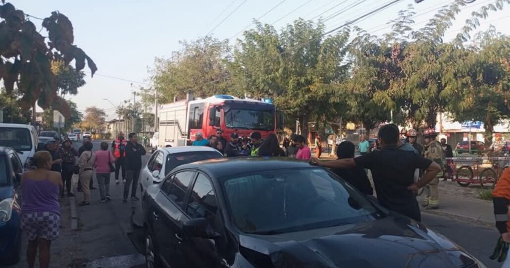 Triple colisión de alta energía provoca la muerte de un conductor en Cerro Navia.