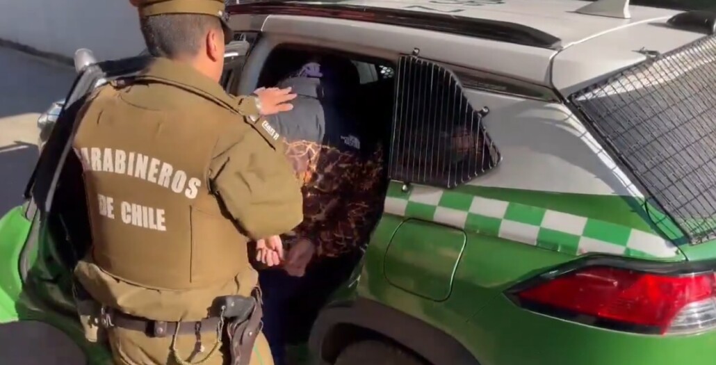 Detienen a un sujeto en el centro de Los Ángeles mientras vendía drogas.