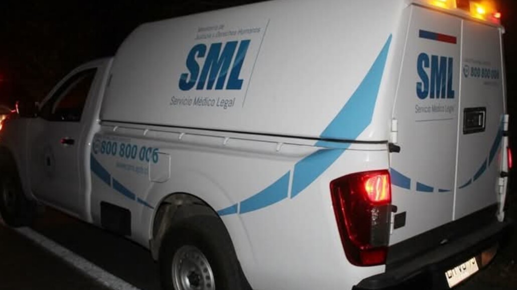 Trágico volcamiento de camión en Ancud causa la muerte de una persona.