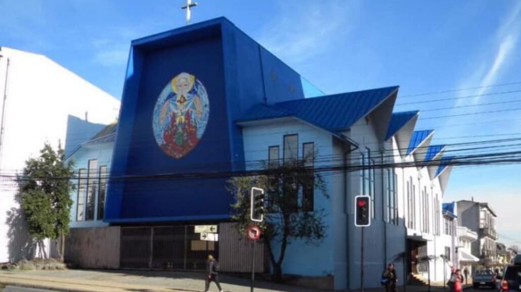 Sacerdote de Los Ángeles fue acusado de abuso y ha sido apartado de sus funciones.