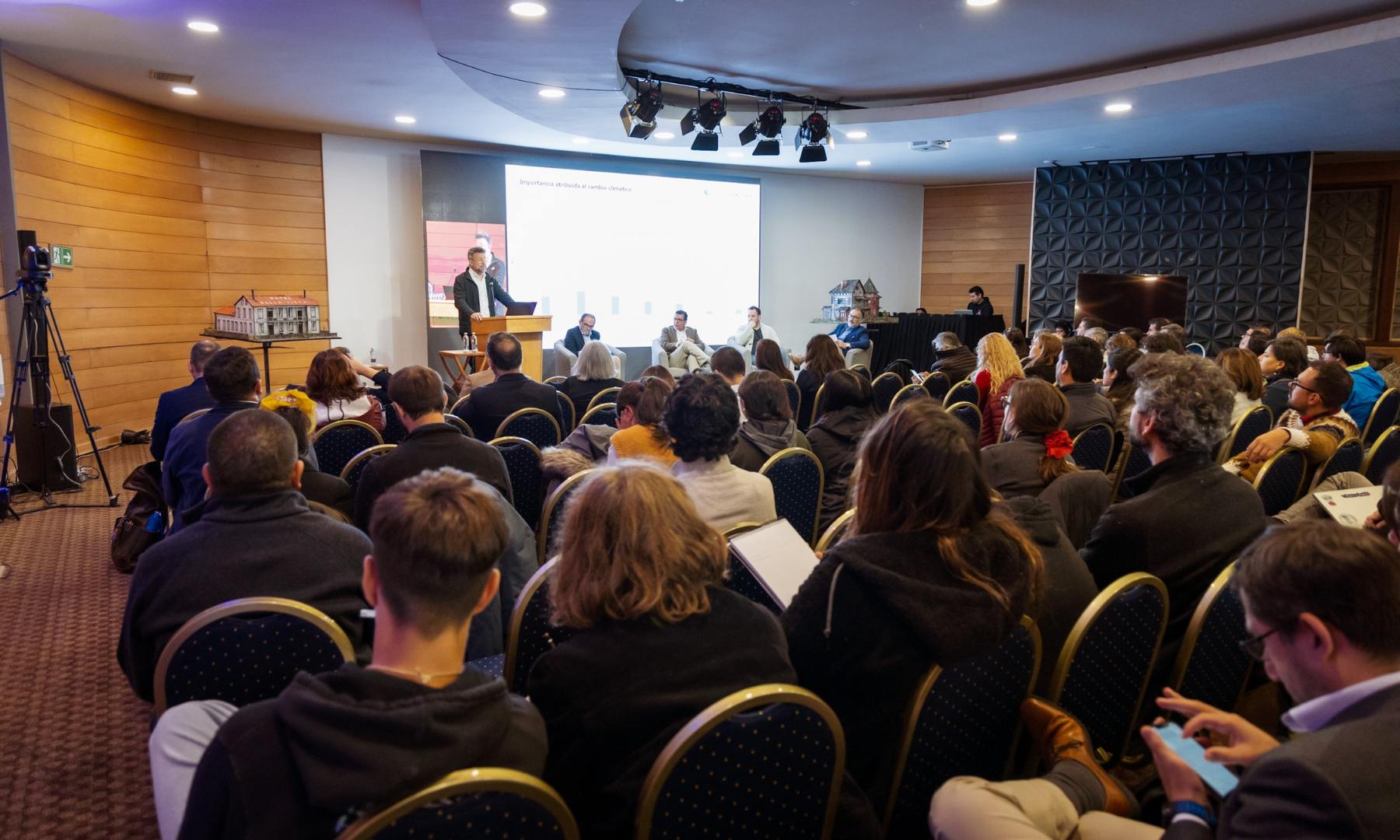 Reconocidos expositores animarán este viernes el seminario Los Lagos, Potencia Alimentaria.