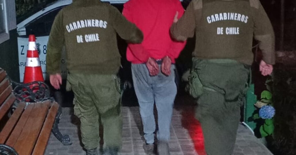 Detienen a un sujeto por conducir ebrio en Quilleco, se le encontró droga en el vehículo.