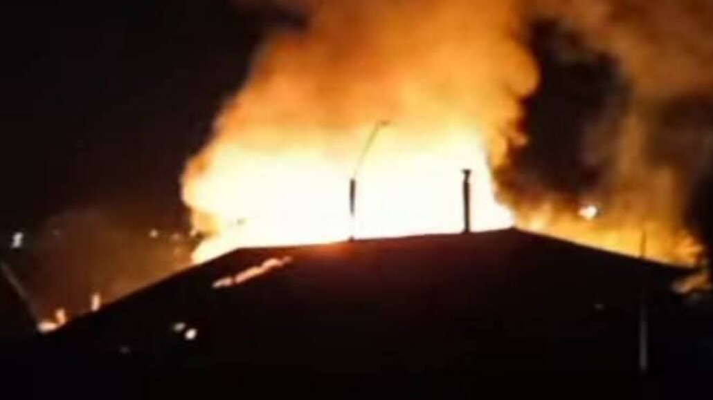 Un incendio arrasó una casa en una reconocida villa de Nacimiento.