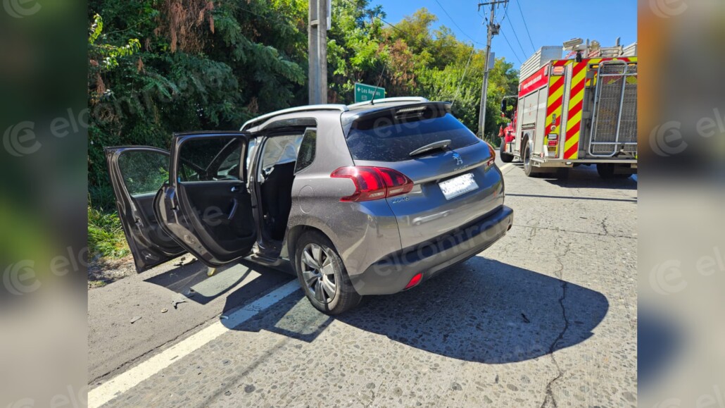 Accidente de alta energía dejó heridos en Los Ángeles.