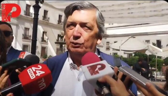 Presidente del PC responde a sus detractores dentro del oficialismo: «No le pido nada a nadie».