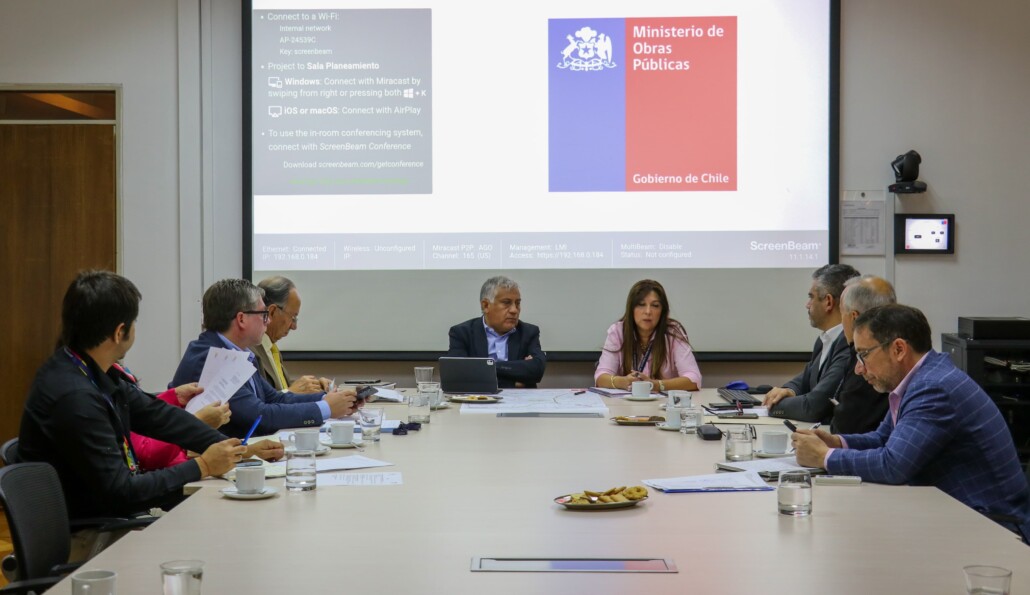 Alcaldes de Biobío y Malleco se encuentran con el MOP para discutir peajes y progresos en la Ruta Nahuelbuta.