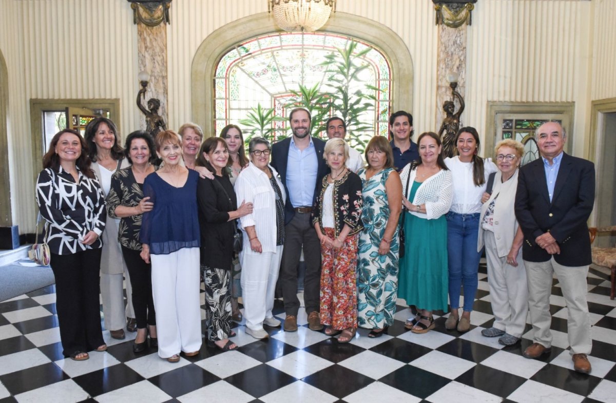 Alcalde de Providencia se encuentra con miembros del Cosoc para intercambiar propuestas de trabajo.