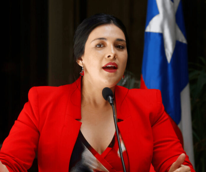 El Gobierno pone en duda el allanamiento a la diputada Karol Cariola.