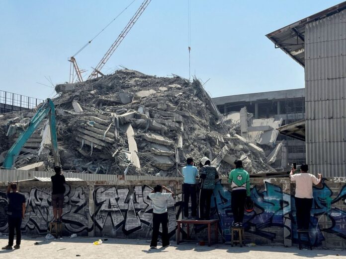 Potente terremoto de magnitud 7,7 impacta Birmania.