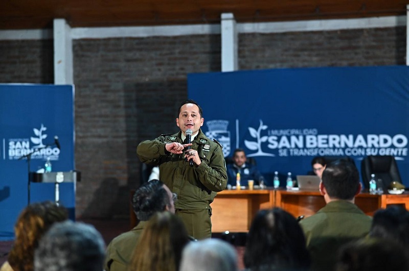 Más de 300 residentes se involucran en una jornada para promover la denuncia de delitos.