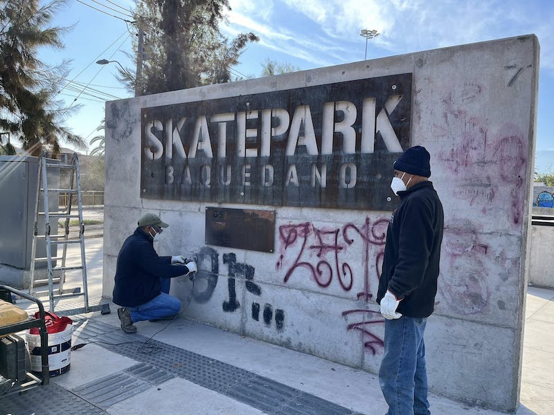 Paine: vandalizan el recién inaugurado skatepark de Baquedano.