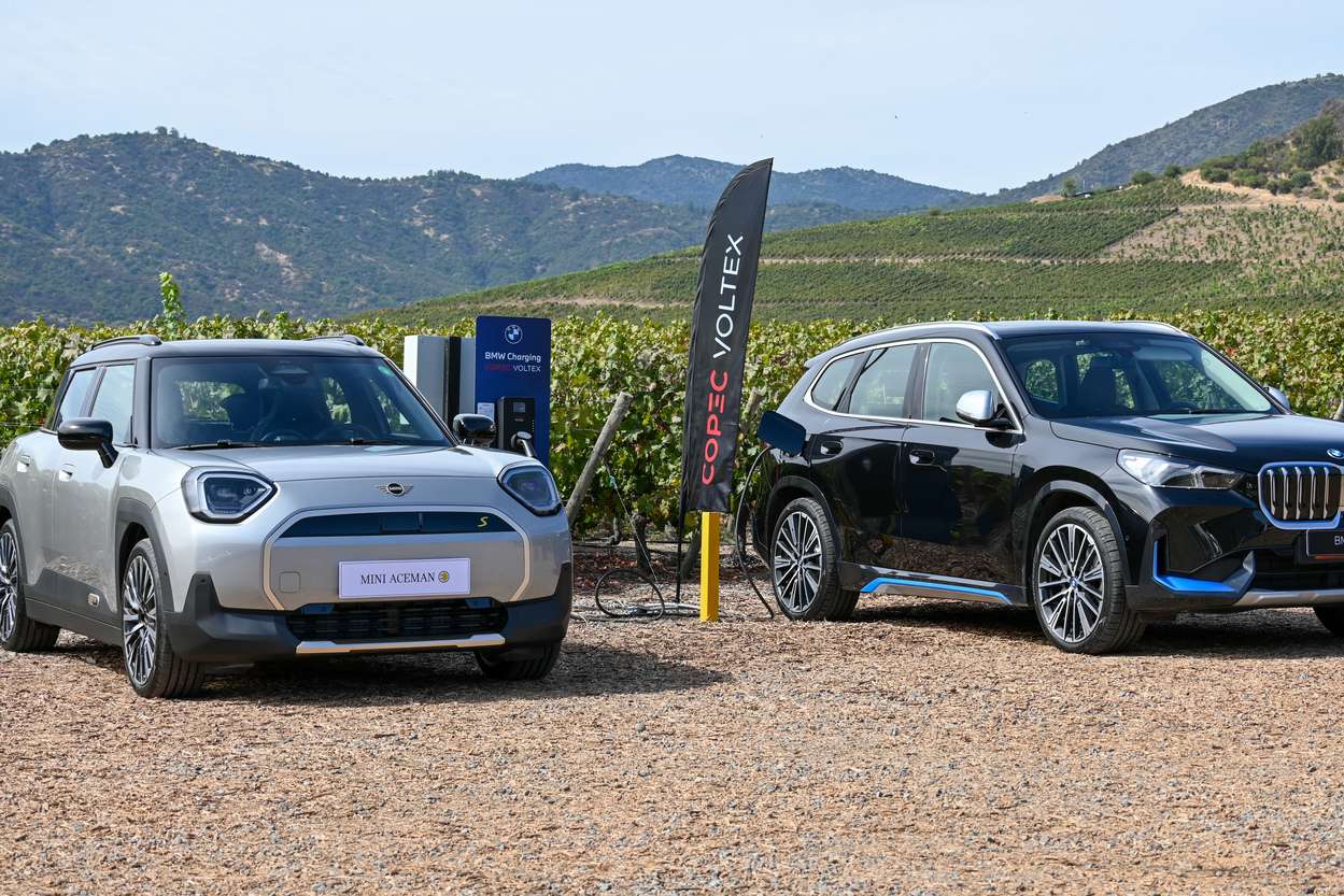 BMW y Copec Voltex implementan cargadores eléctricos en Viña VIK.