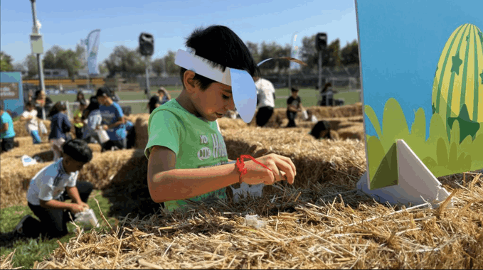 En Colina, los niños celebraron la Pascua buscando huevitos.
