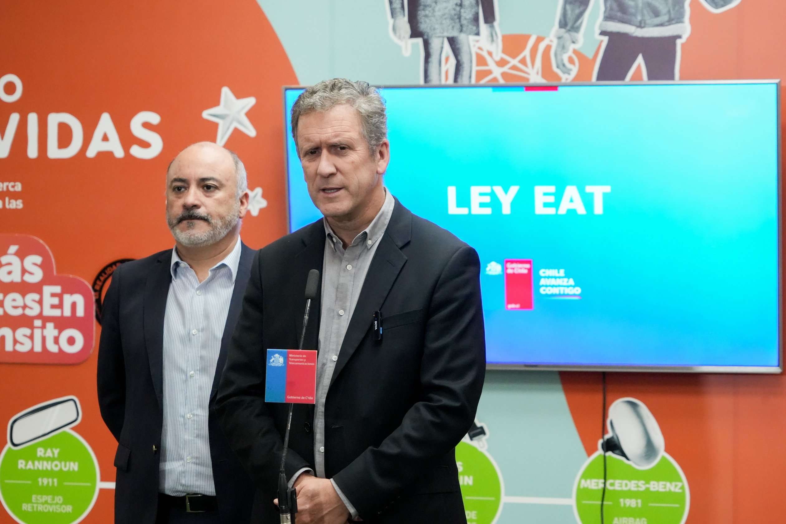 La Contraloría aprueba la regulación de aplicaciones de transporte.