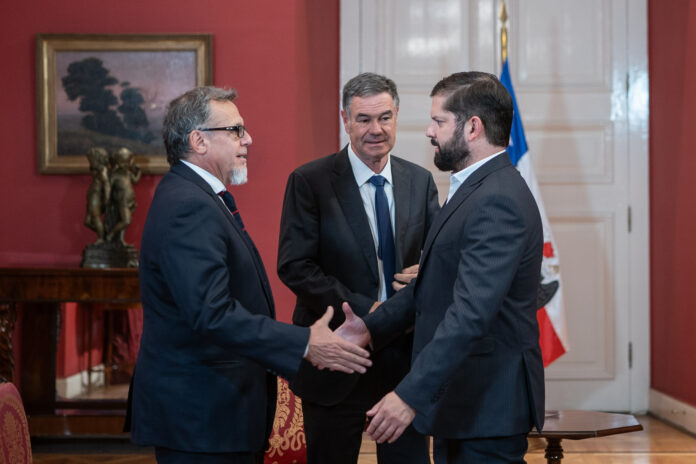 La Mesa Directiva del Senado se pone a disposición del Presidente Boric en el contexto del año electoral.