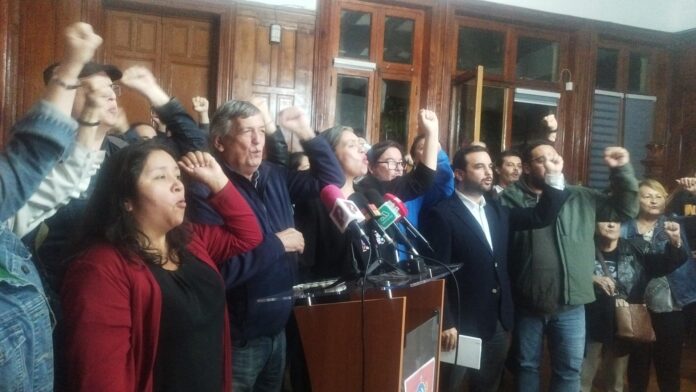 El PC designa a la ministra Jeannette Jara como su candidata a La Moneda.