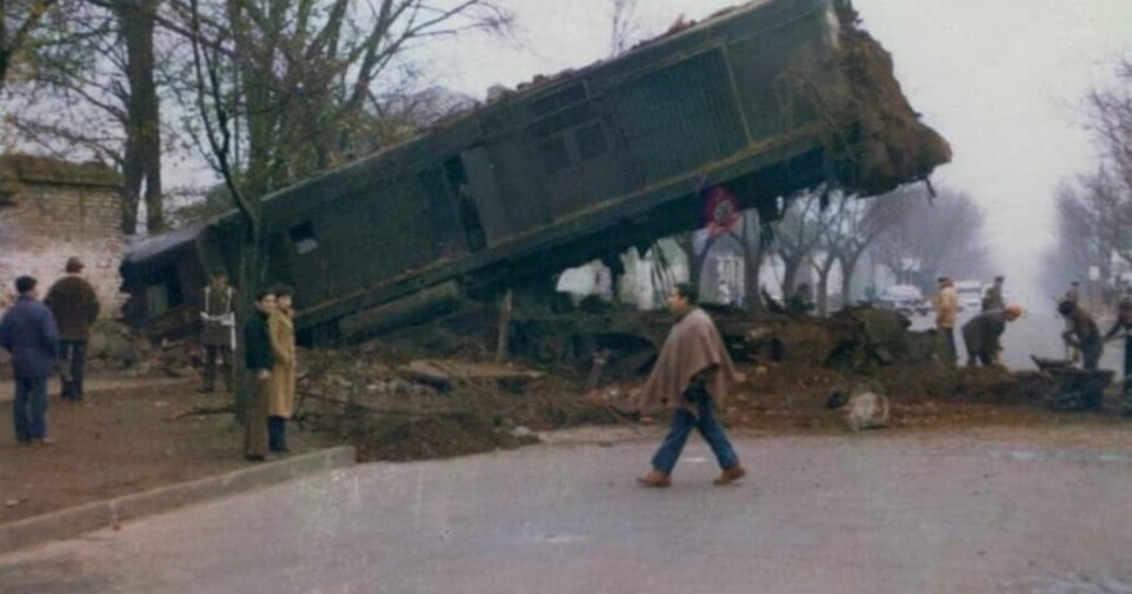 El día en que la locomotora se inclinó casi verticalmente: El extraño accidente ferroviario de 1981 en Los Ángeles.