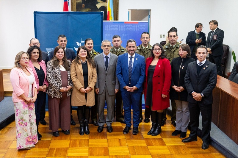 El ministro de Seguridad Pública, Luis Cordero, se encuentra con el alcalde White y acuerda acciones concretas para abordar la delincuencia.