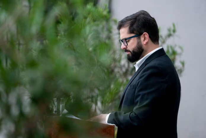 UDI denunciará al Presidente Boric ante la Contraloría por infringir el principio de apoliticidad.