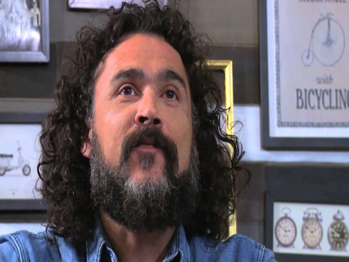 Arturo Ruiz-Tagle lanza su nuevo espectáculo en «De vino y comedia».