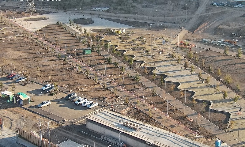 El Parque Metropolitano Sur Cerro Chena presenta un 43% de avance en sus obras, y los vecinos podrán visitarlo mañana.