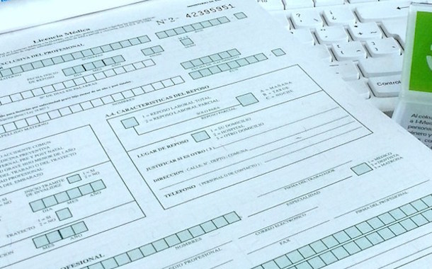 Indignación política generalizada ante la proliferación de licencias médicas fraudulentas.