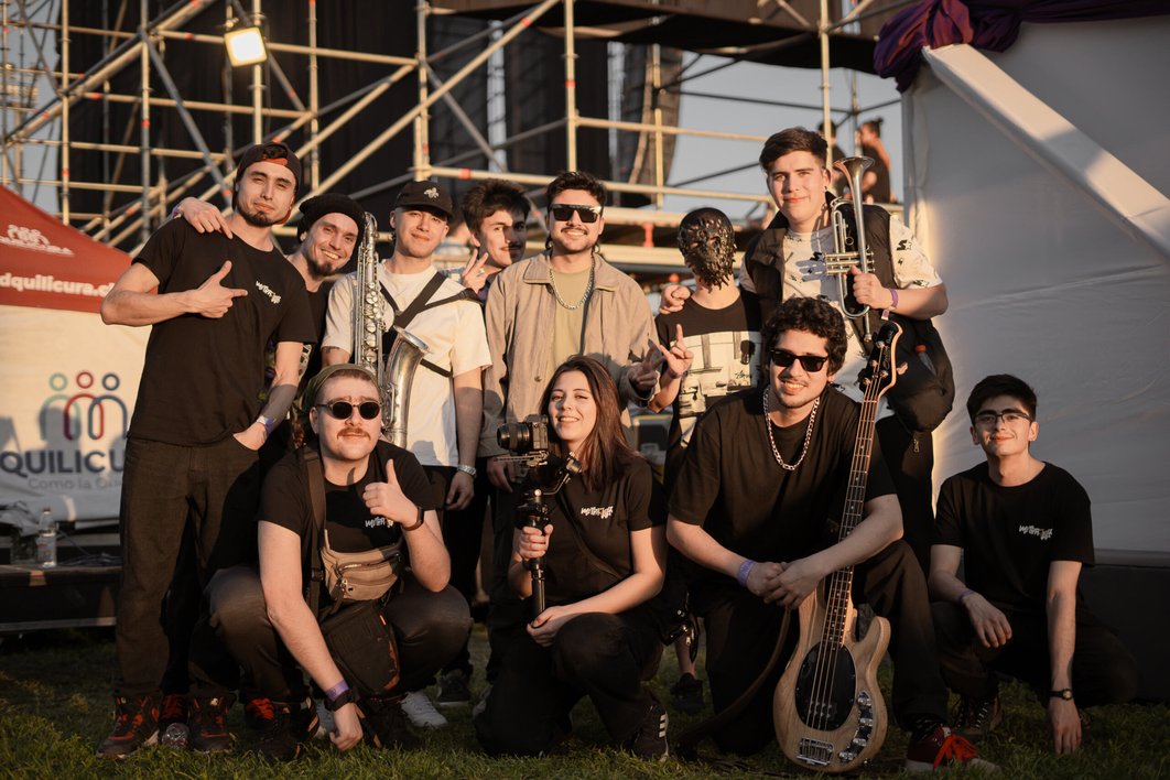 «Estilo Cuático» galardonado como el mejor videoclip en el Festival Internacional de Cine de Lebu.