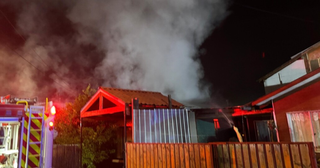 Dos viviendas sufren daños a causa de un incendio en un reconocido sector de Nacimiento.