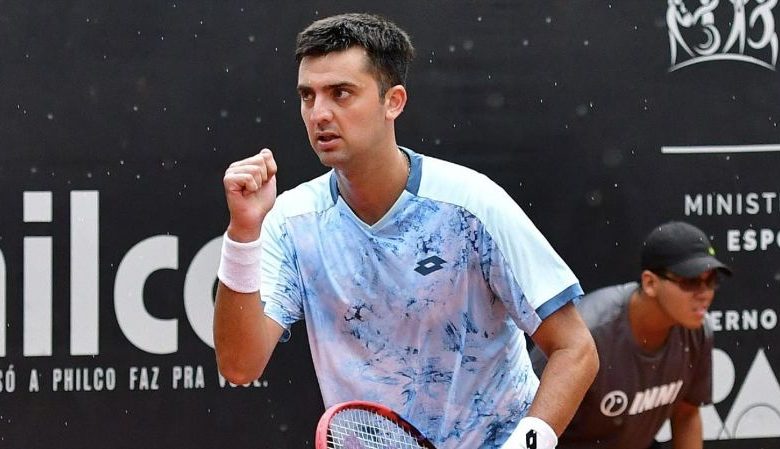 Tomás Barrios se despide de Roland Garros al perder en la segunda ronda de la qualy contra Henrique Rocha.