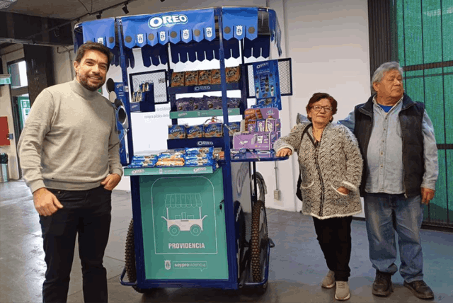 Providencia proporcionó nuevos carros de confites a los comerciantes.