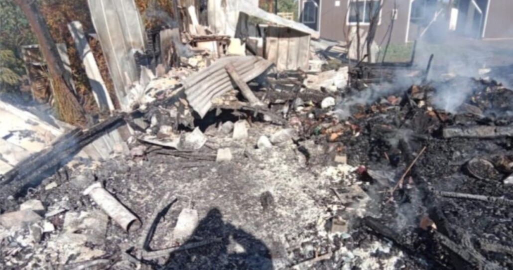 Adulto mayor fallece al quedar atrapado en un incendio en su casa en La Araucanía.