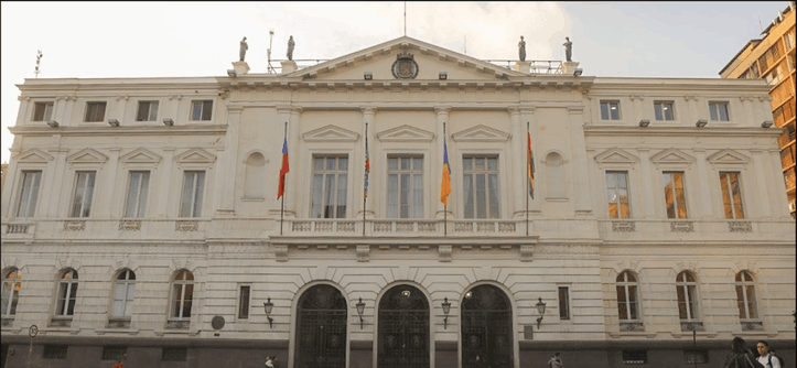 Desalojo y cancelación de clases.