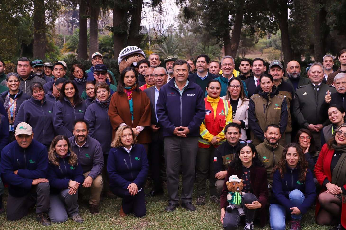 Gobierno promulga ley del Servicio Nacional Forestal.